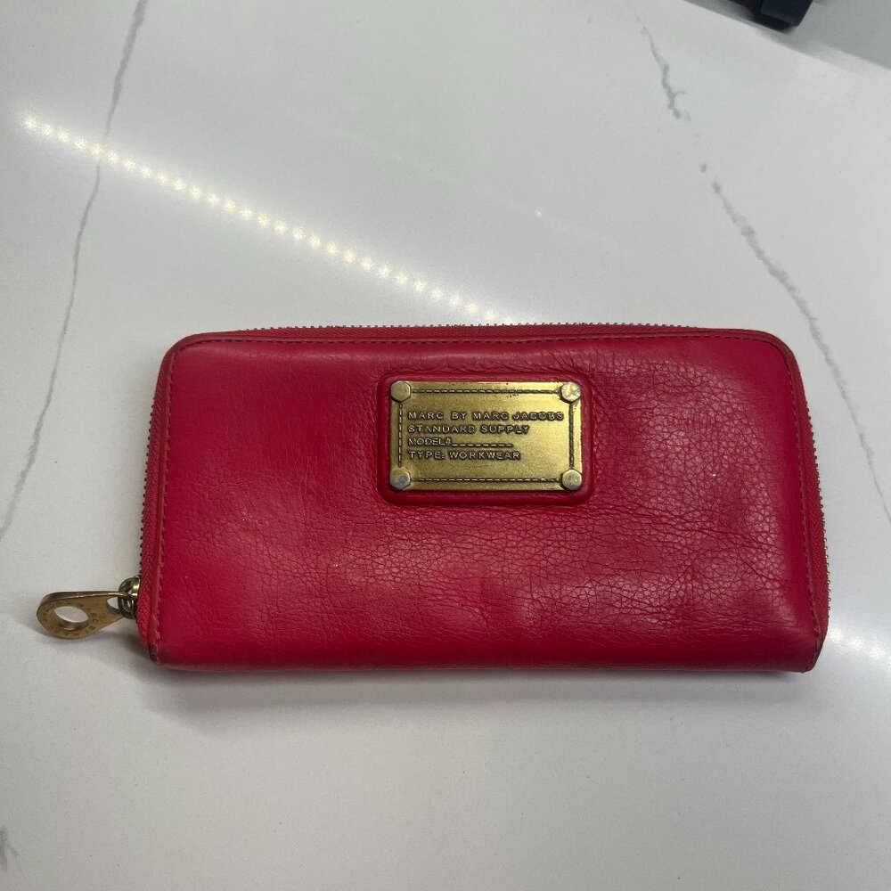 Marc By Marc Jacobs Zip Wallet Red